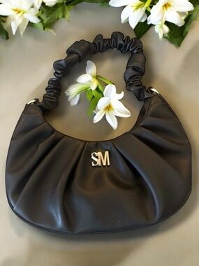 Steve Madden PLEATS  BLACK SLINKY Strap Crossbody Hobo handbag Faux leather